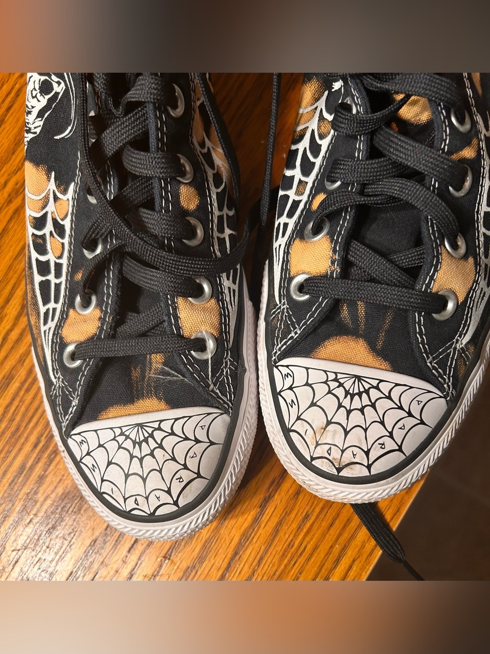 Converse - Picture 4 of 7